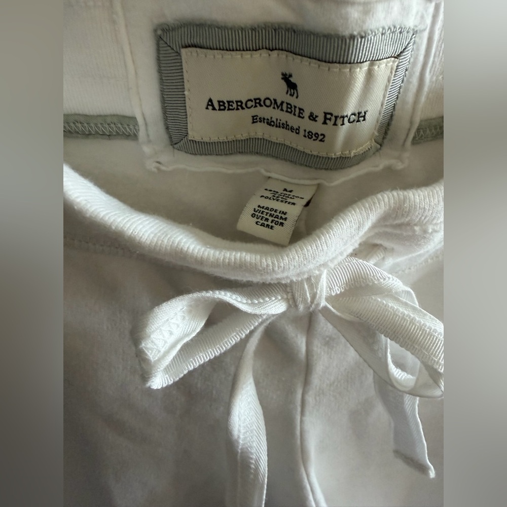 Abercrombie & Fitch White Shorts - Picture 3 of 6
